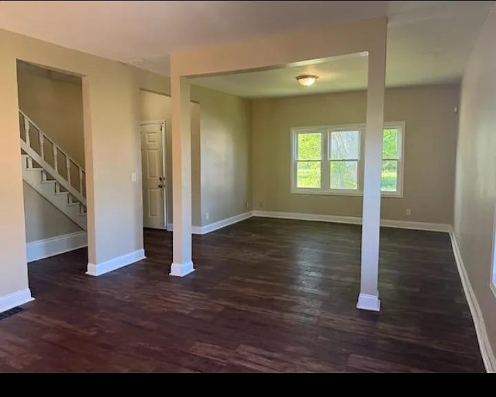 1332 Indiana Ave — Photo 2