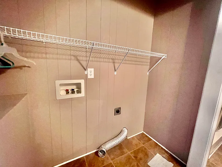 1638 Evans Rd — Photo 9