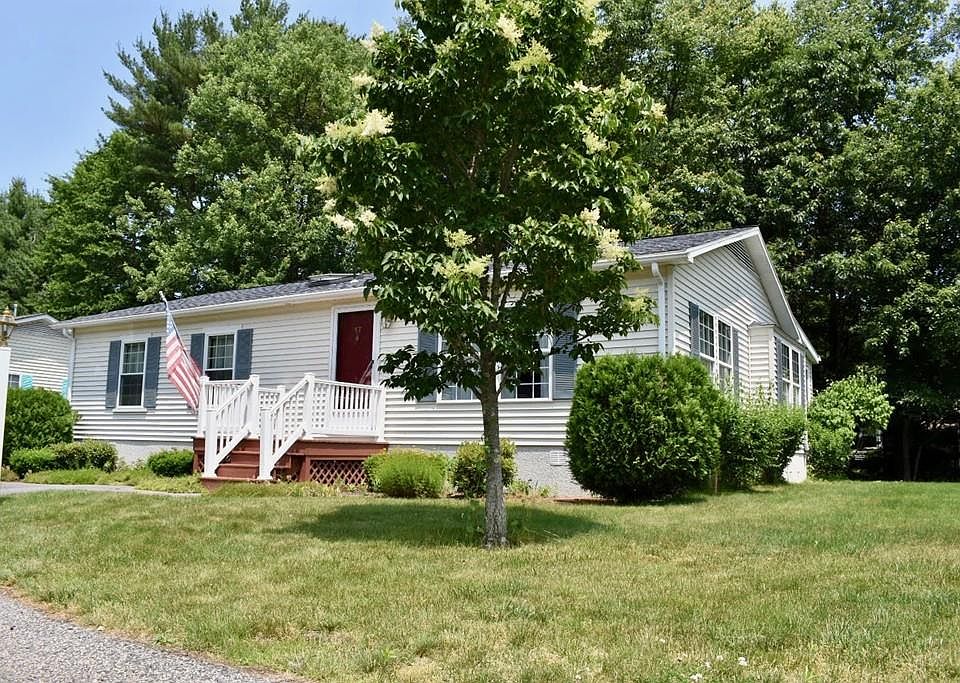 1st image of 17 Trailwood Dr