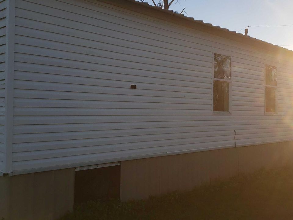 2nd image of 1138 Eddy St