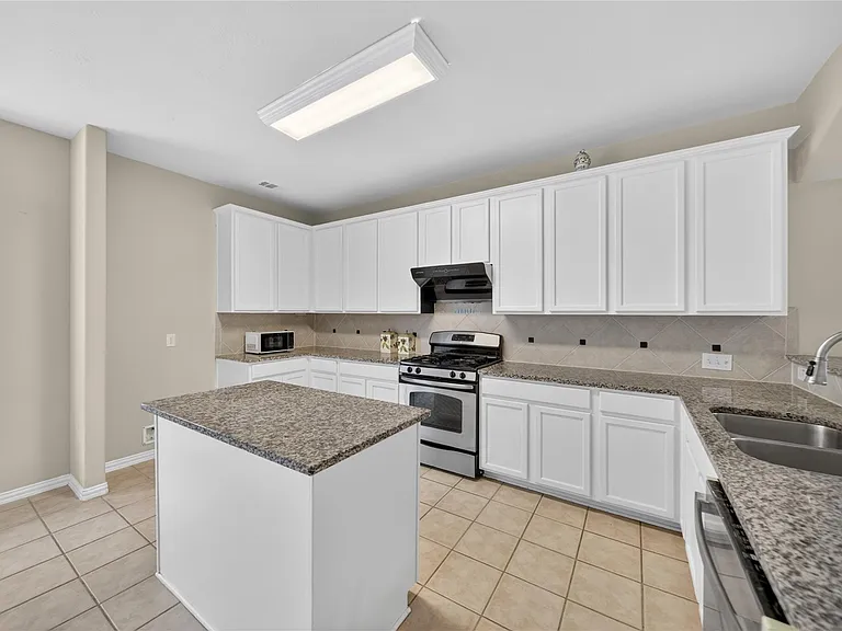 2411 Horned Owl Dr — Photo 8