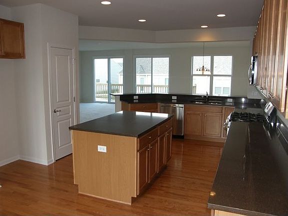 5th image of 3738 Canton Cir