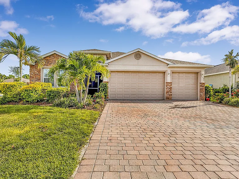 3391 Acapulco Cir — Photo 38