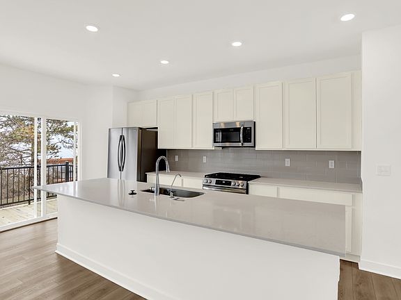 Saratoga Village Homesite 43 E Kitchen 2