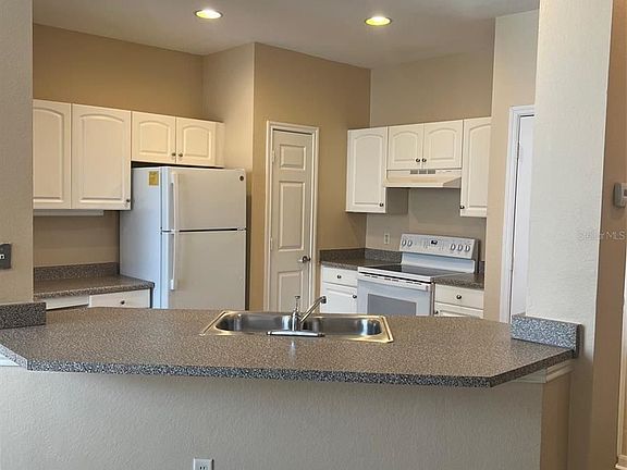 3rd image of 860 N Orange Ave APT 429