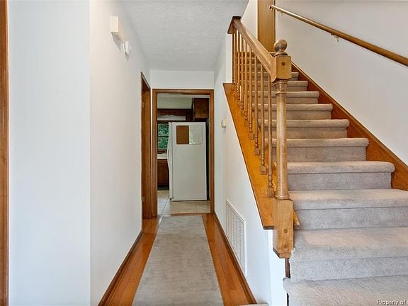 5th image of 302 Ashland Ct
