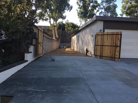 Side yard for RV, Boat, Trailer parking or storage