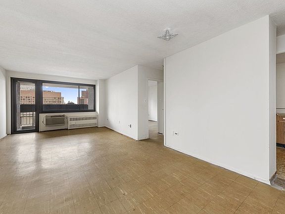 2nd image of 80 Gold St #17J