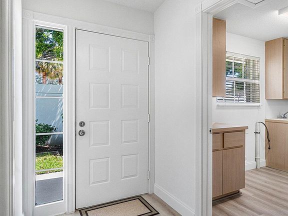 5th image of 1671 SW Waterfall Boulevard