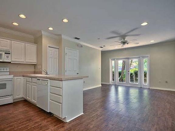 4th image of 2914 W Gandy Blvd Unit D