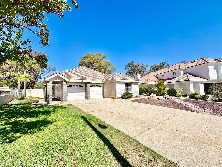 22988 Joaquin Ridge Dr — Photo 3