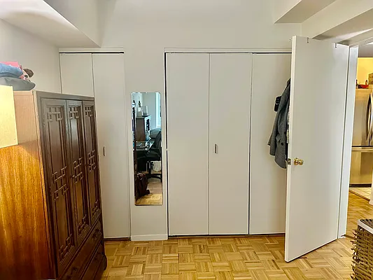 Sold by NY Home & Living Inc. | media 16