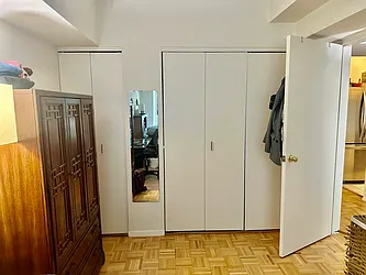 Sold by NY Home & Living Inc.