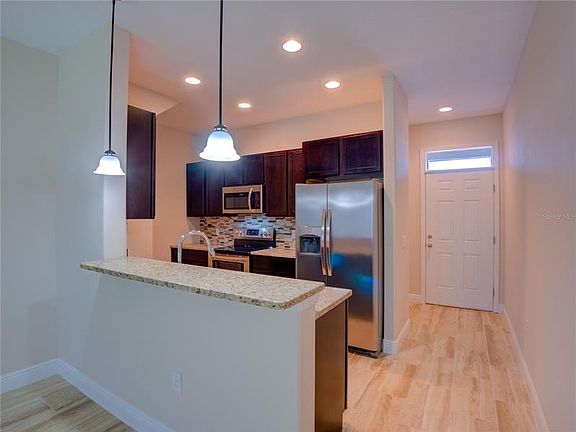 5th image of 1360 Davenport Blvd