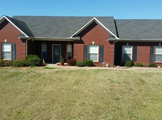 112 Fawn Forest Dr, New Market, AL 35761