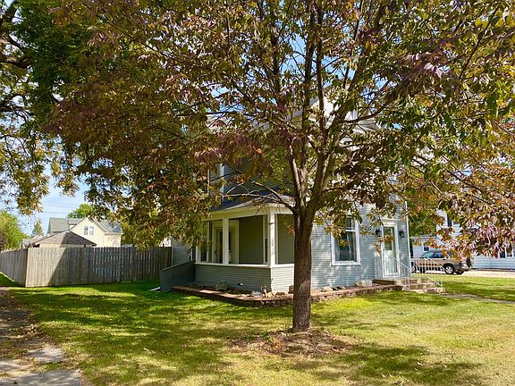 5th image of 210 Lake St E