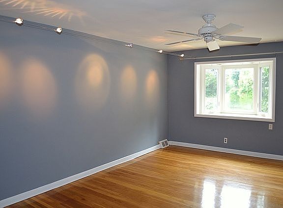 4th image of 3436 Ainslie St