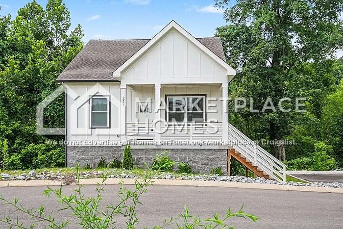 211 Briar Rd — Photo 2
