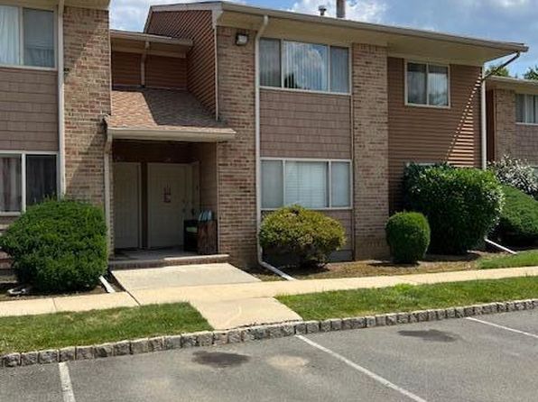 405 Cynthia Ct S