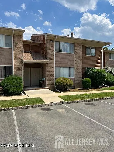 405 Cynthia Ct S Photo 1