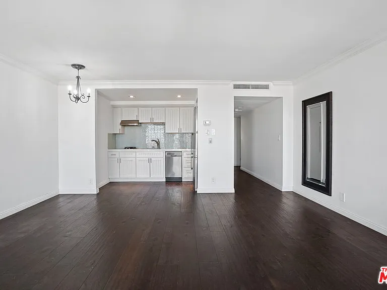 800 W 1st St #1409 — Photo 16