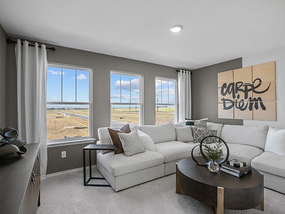 Versatile Upstairs Loft