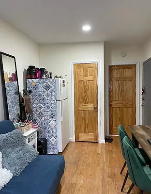 Rented by Olympic CIty Real Estate | media 6