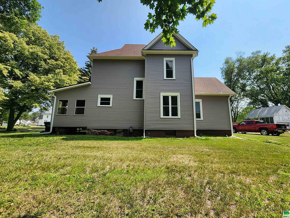 1202 13th St, Onawa, IA 51040 Zillow