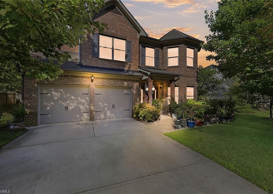 1st image of 1105 Longleaf Pine Pl