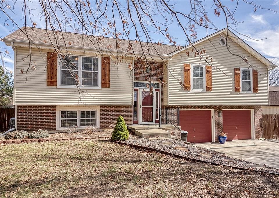 1st image of 413 S Schubert Dr