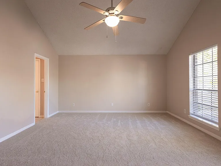 1206 Marigold Ln — Photo 6