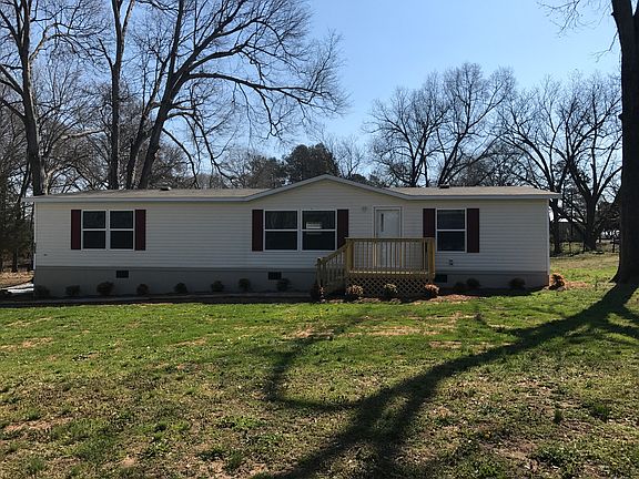 2nd image of 105 Cedar Dr