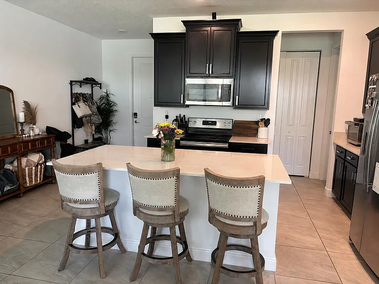 4329 Veleiros Ave — Photo 3