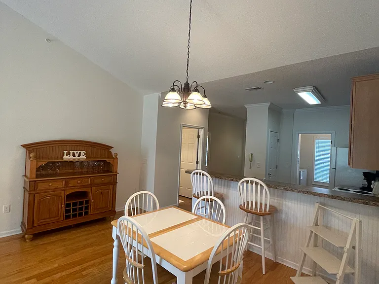 5822 Longwood Dr #302 — Photo 11