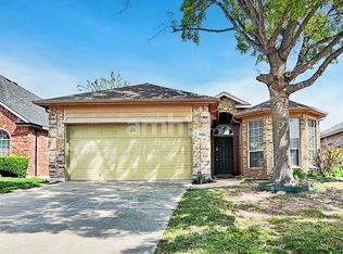 9904 Henna Ln, Fort Worth, TX 76108