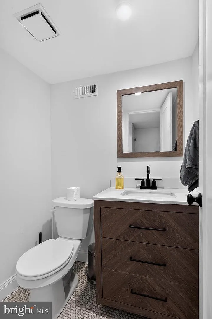 3 bed, 1400 sqft, $2,799 — Photo 3