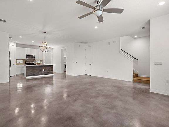 5th image of 6404 Porter St Unit 1