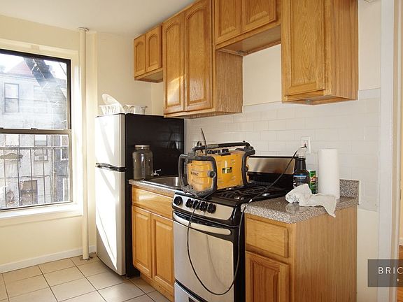 3rd image of 124 E 107th St APT 3