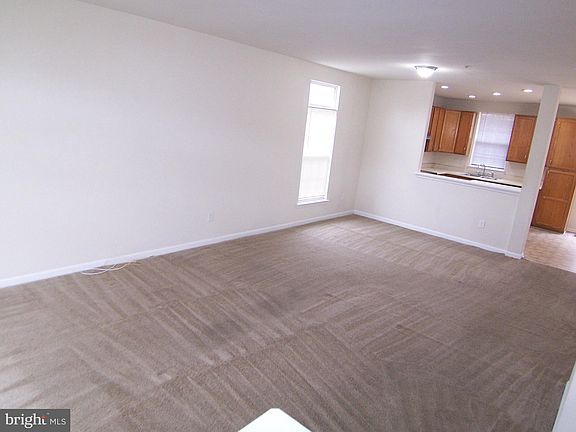 3rd image of 411 Amelanchier Ct