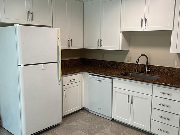 5th image of 1210 Halford Ave