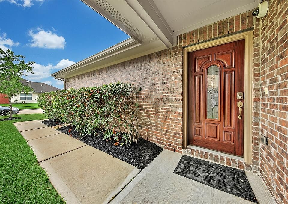 1st image of 2810 Maybrook Hollow Ln