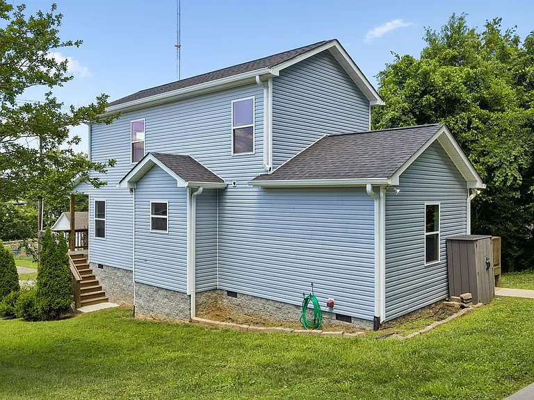 91 Valley View St — Photo 33