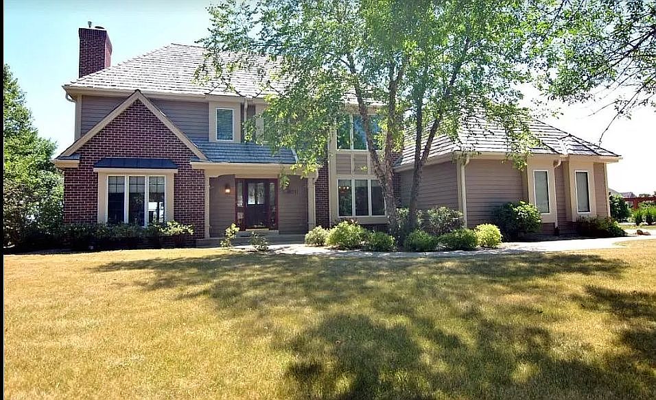 1st image of 8011 W Kensington Dr