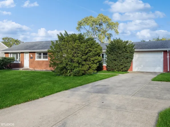 831 S 10th Ave, La Grange, IL 60525