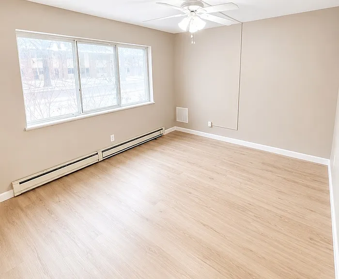 7634 Hazelcrest Dr #7634 — Photo 4