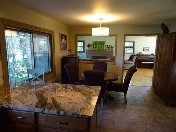 granite  serves food easily