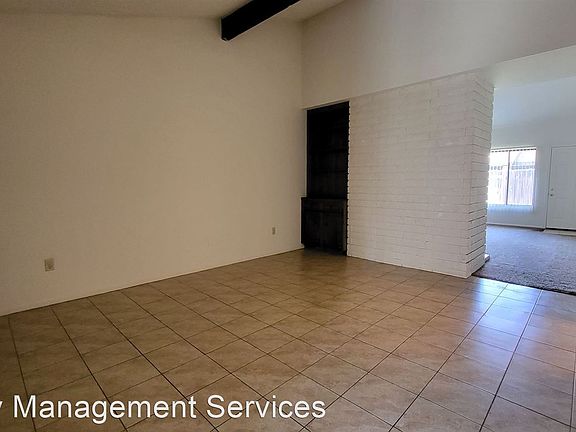 4th image of 7512 Stockdale Hwy APT C