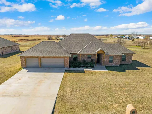 10821 NE Seaside Ln, Elgin, OK 73538