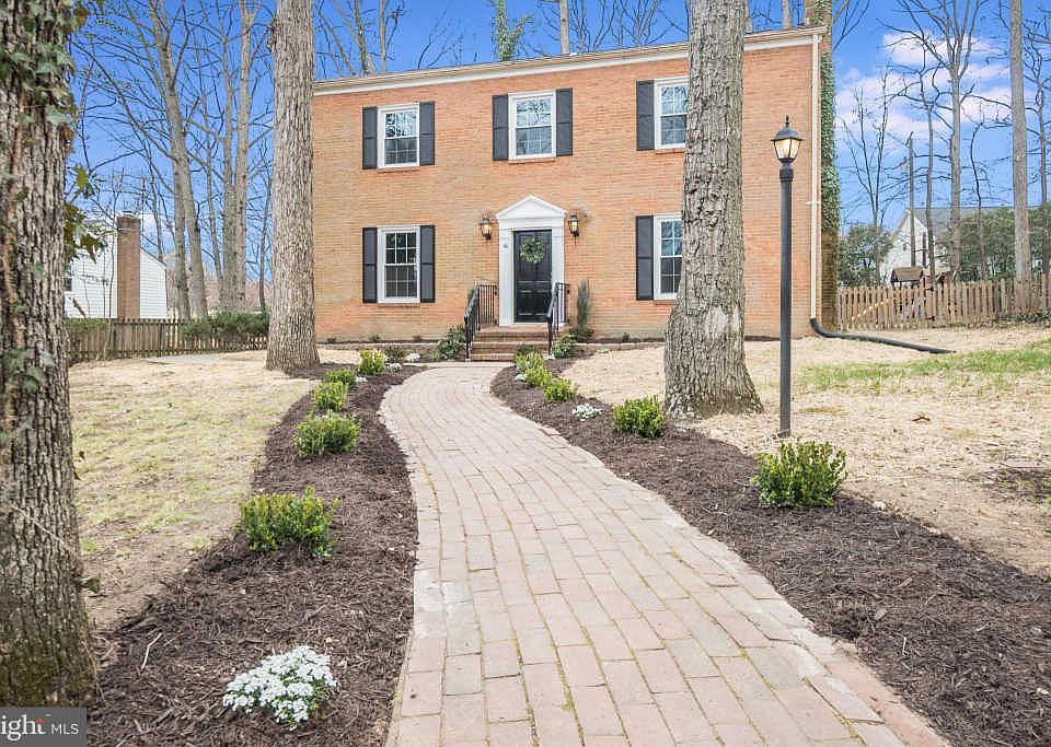 1st image of 110 Kinloch Dr