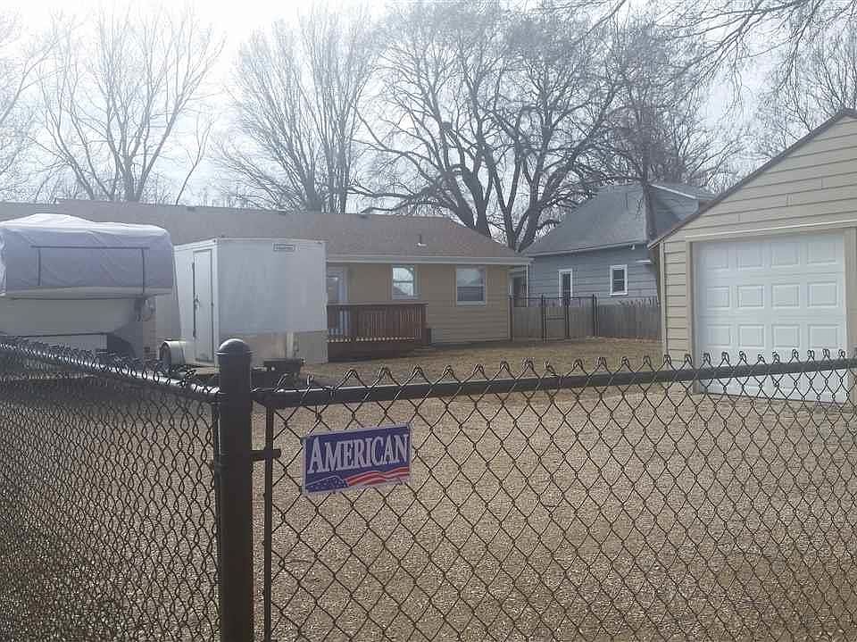 2nd image of 545 W 2nd St